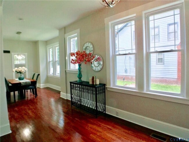 Building Photo - Beautifully renovated 2-story home with ensuite near Brookland Park Blvd