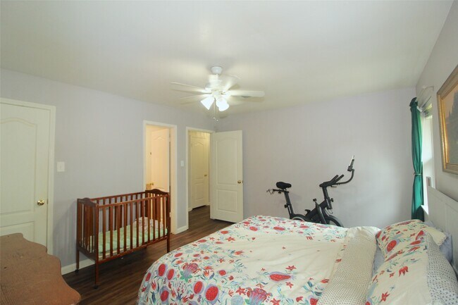 Building Photo - 1803 Oaklawn St
