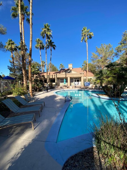 Building Photo - 3145 E Flamingo Rd