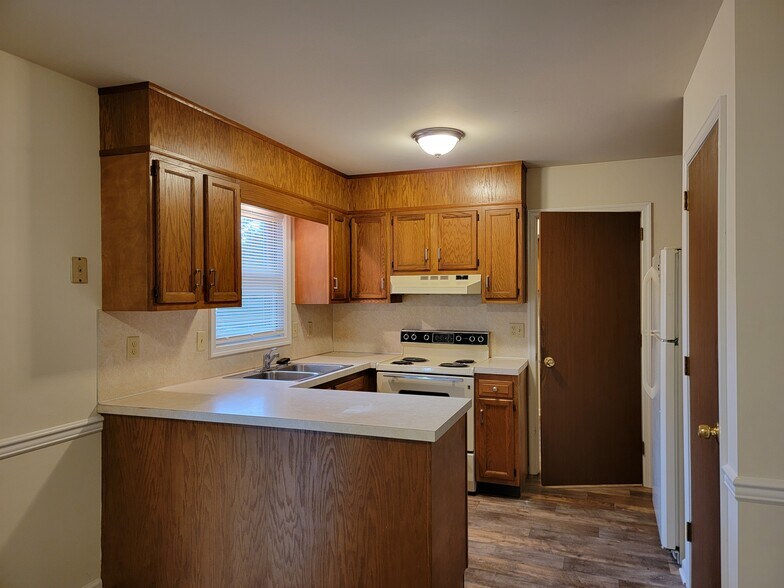 Building Photo - 119 Tom Ave