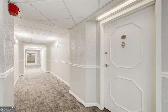 Building Photo - 2479 Peachtree Rd NE