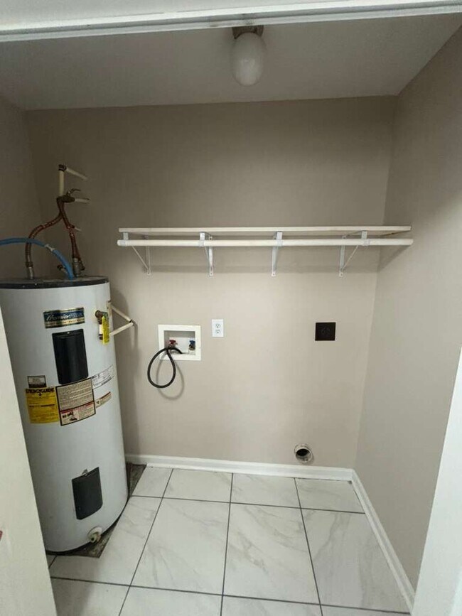 Building Photo - 212 Orchard Way