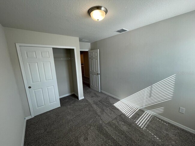 Building Photo - 418 Legacy Lp