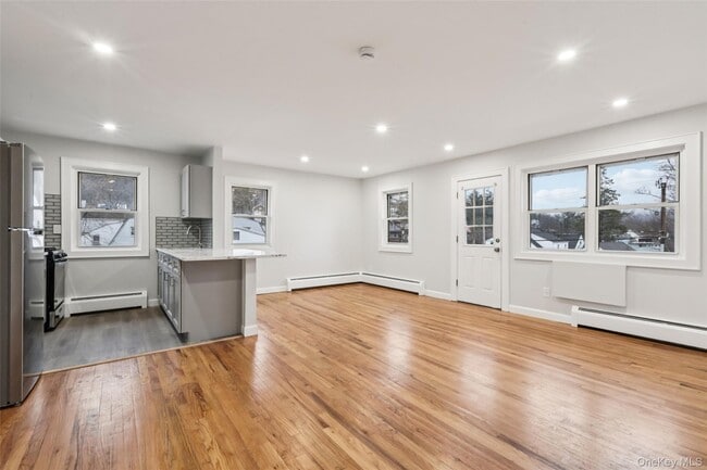 Building Photo - 16 Francis Ave