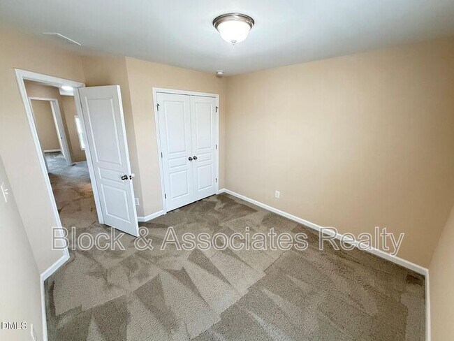 Building Photo - 705 Keystone Park Dr
