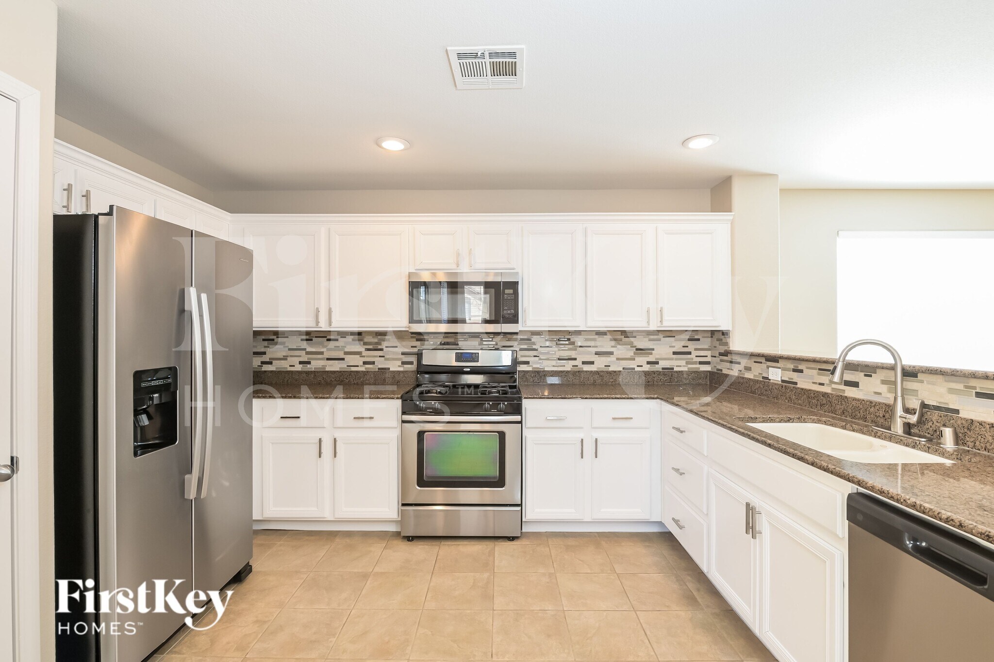 Building Photo - 5717 Old Colony Dr