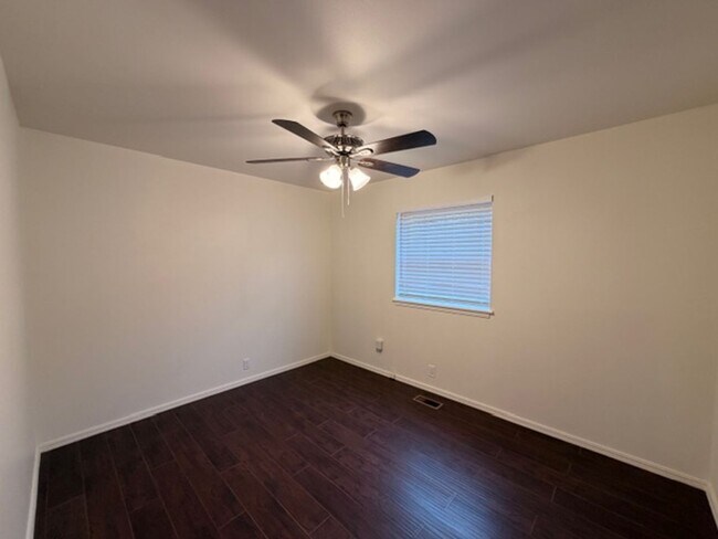 Building Photo - Rollingwood Neighborhood