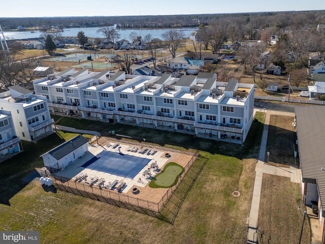 Building Photo - 308 Douglas Ave