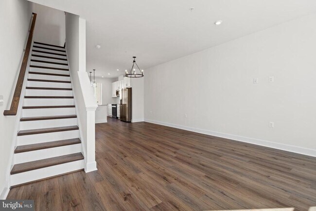 Building Photo - 596 Watermans Dr