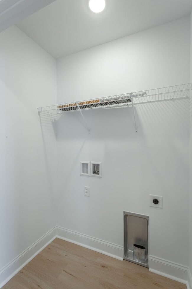Building Photo - Modern 2 Bedroom Home in Mill Town