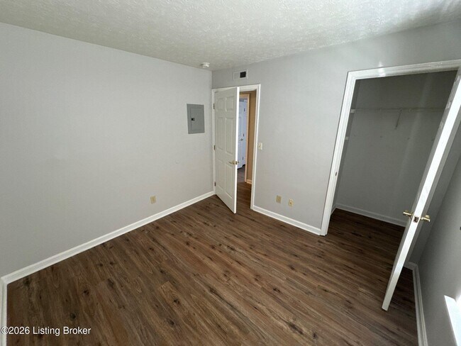 Building Photo - 4103 Blue Lick Ct