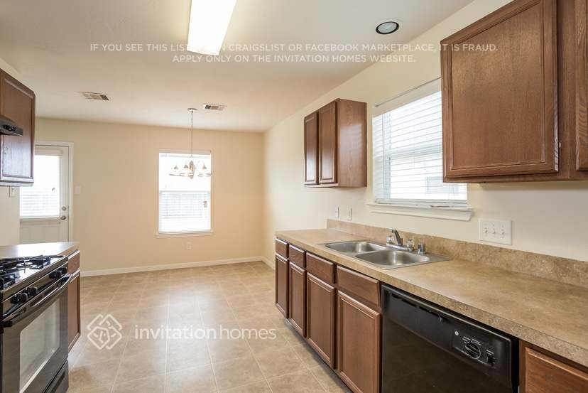 Building Photo - 16423 Noble Meadow Ln