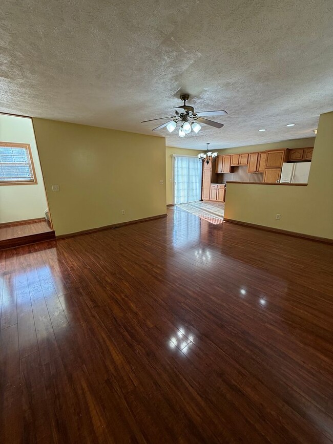 Building Photo - Stunning 3-Bed, 3.5-Bath Home with Loft in...