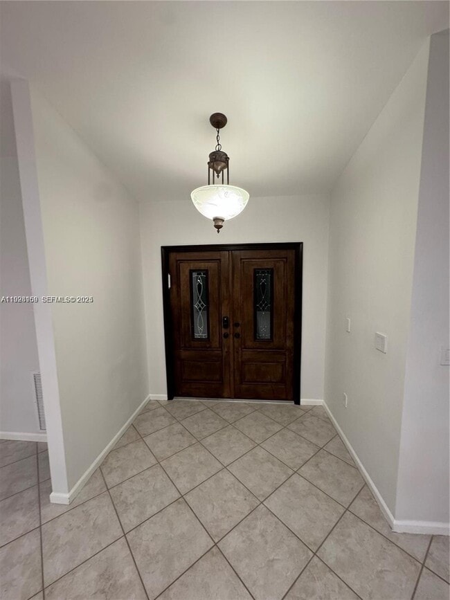 Building Photo - 8965 SW 59th Ct