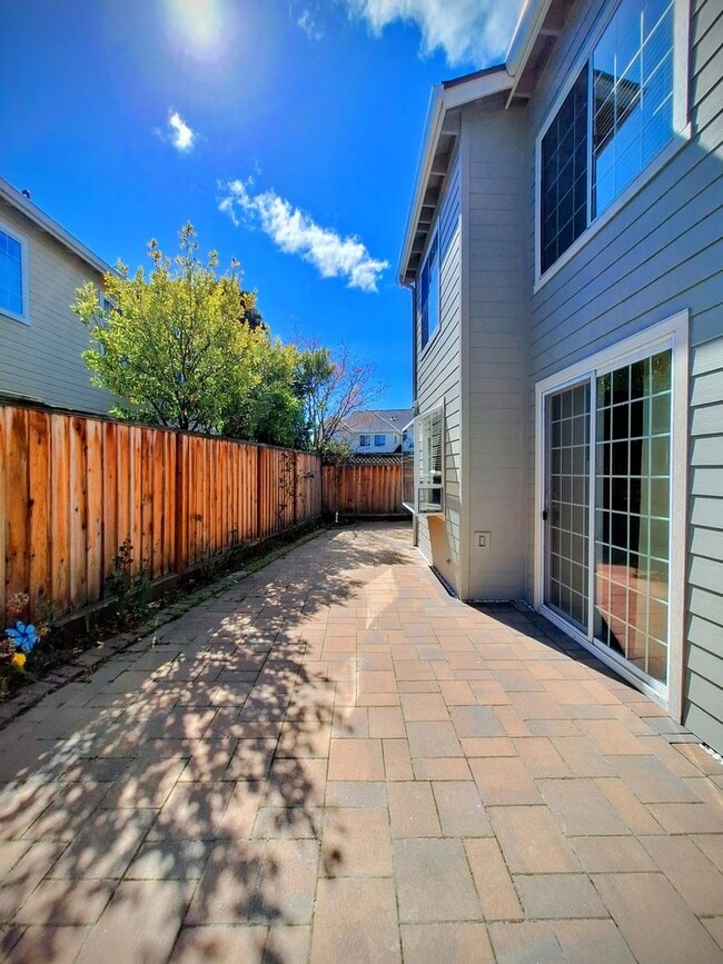 Building Photo - 802 Schooner Bay Dr