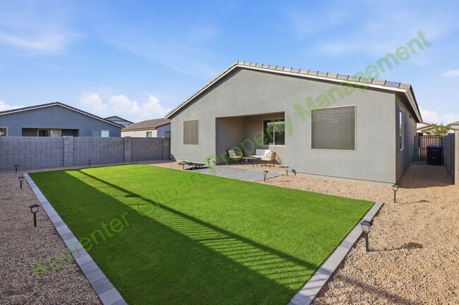 Building Photo - Lovely 2024 built 3-bed/2-bath Home in Wales Ranch