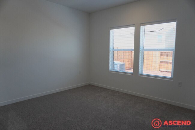 Building Photo - 8206 Wandesford Dr