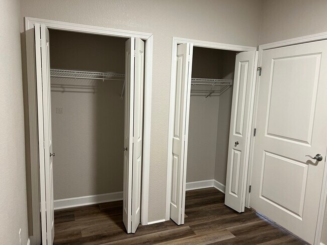 Building Photo - 1155 Ford Rd