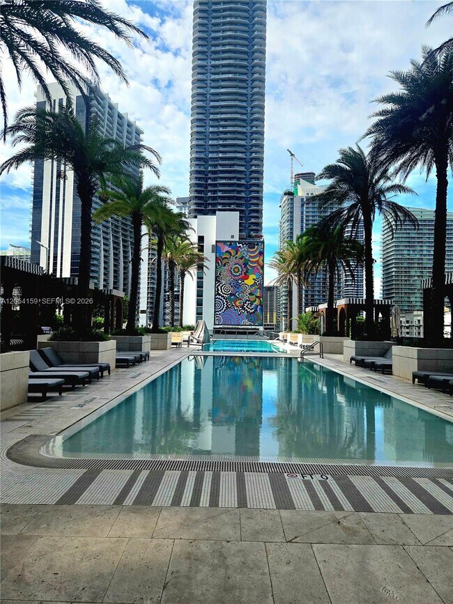 Building Photo - 801 S Miami Ave