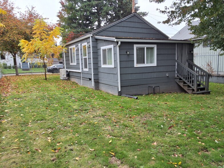 Building Photo - 720 S Southern St