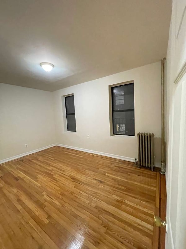 Building Photo - 3210 Kingsbridge Ave