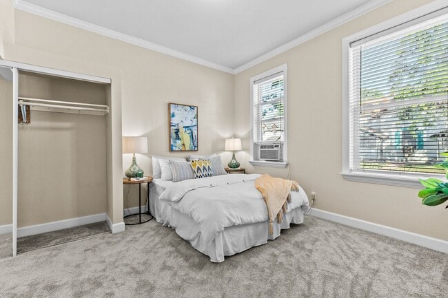Building Photo - Beautiful Spanish Revival 3 Bedroom in Upt...