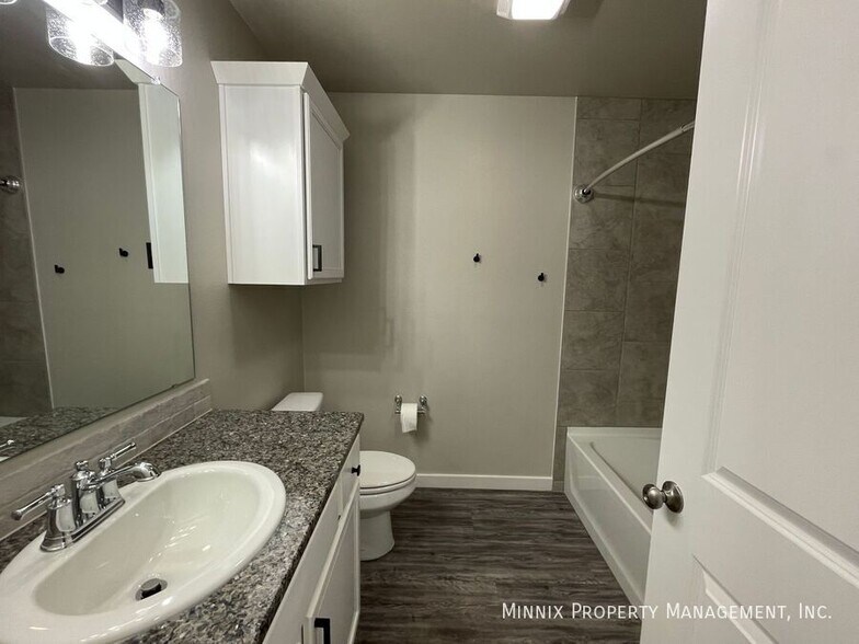 Building Photo - 3203 Aberdeen Ave