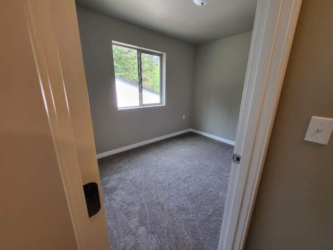 Building Photo - 2509 Sand Dollar Rd W