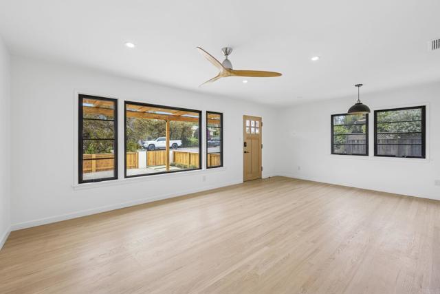 Building Photo - 1061 Buena Vista Way