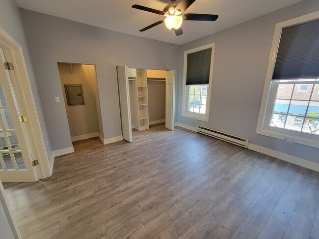 Building Photo - 802 Dempster St