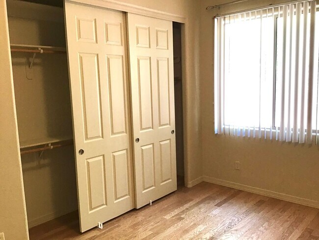 Building Photo - 5 Bdrm, 3 Full bath, clean nice home in Oro Valley-La Canada & Naranja