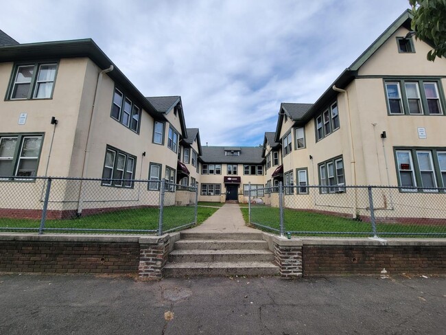 Primary Photo - 270 Sherman Ave