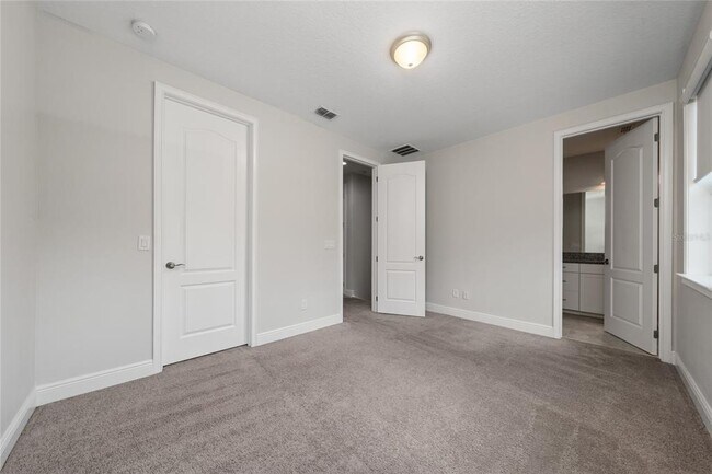 Building Photo - 9769 Winnington St