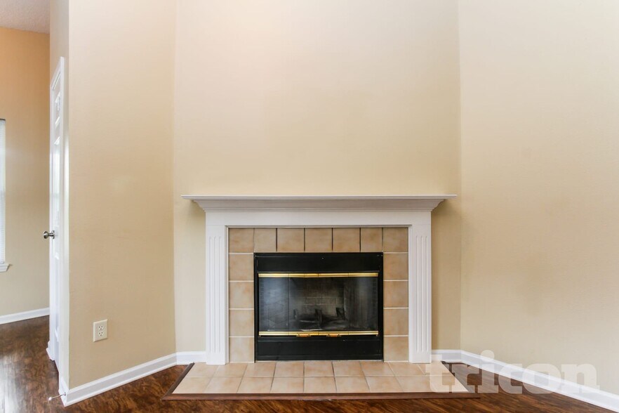 Building Photo - 345 Bent Stream Ln