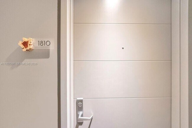 Building Photo - 1010 Brickell Ave