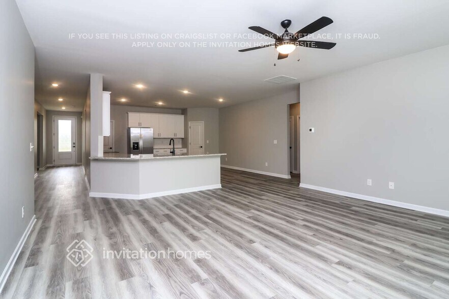 Building Photo - 3121 Azteca Wy