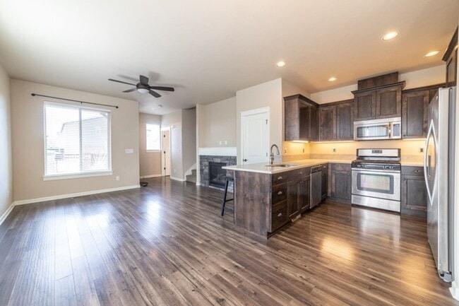 Building Photo - Beautiful unit in NE Bend!  Great location!