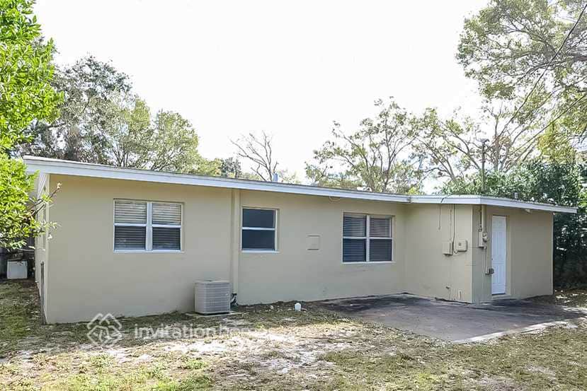 Building Photo - 2160 Riviera Dr