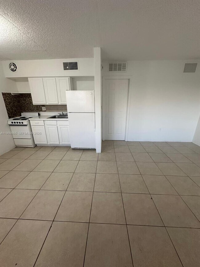 Building Photo - 101 NW 29th Ave