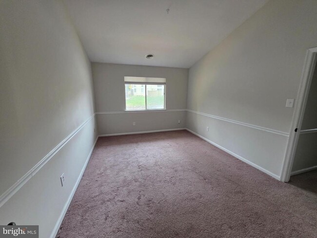 Building Photo - 30 Brookside Ct