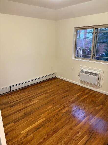 Room 3 - Master Bedroom - 13551 223rd St