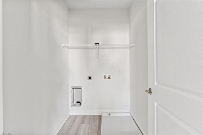 Building Photo - 2259 Sanibel Ln