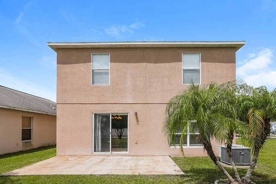 Building Photo - 939 Brenton Leaf Dr