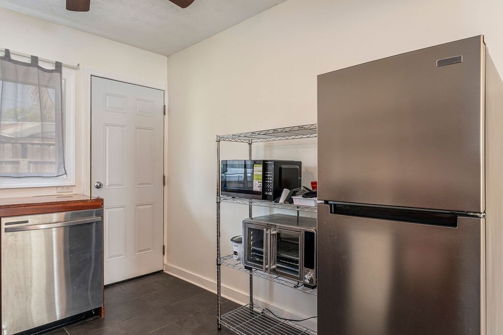 Building Photo - 76-6226-6226 Plumeria Rd