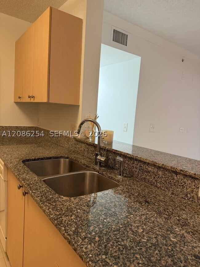 Building Photo - 2451 Centergate Dr