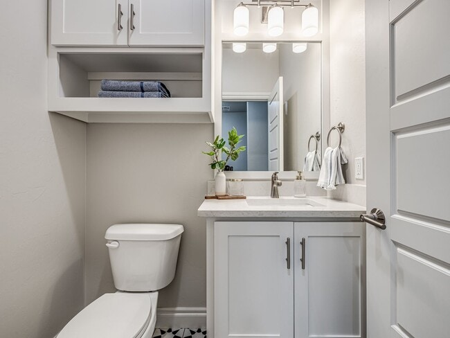 Building Photo - Pool + Deer Creek Schools + 4 bedrooms + 3 car garage + Bonus Room