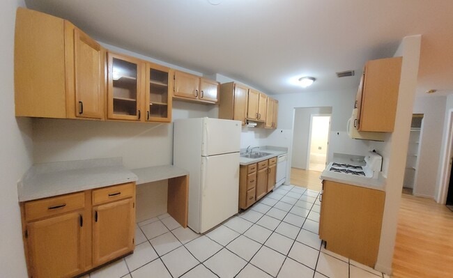 Building Photo - 8901 N Western Ave