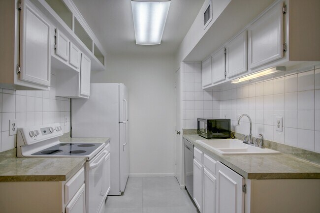 Building Photo - 1601 S Shepherd Dr