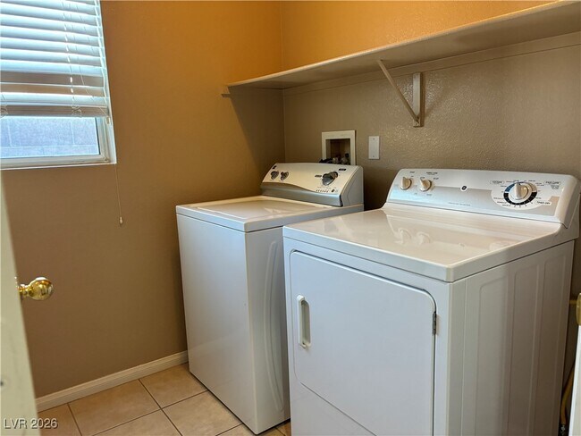 Building Photo - 6260 Huntington Ridge Ave