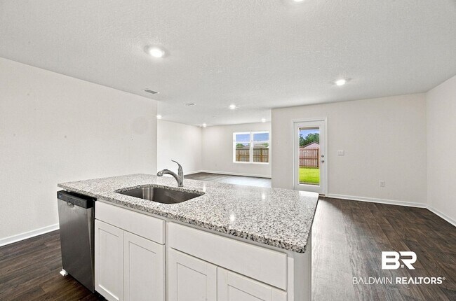 Building Photo - 14615 Dayton Cir